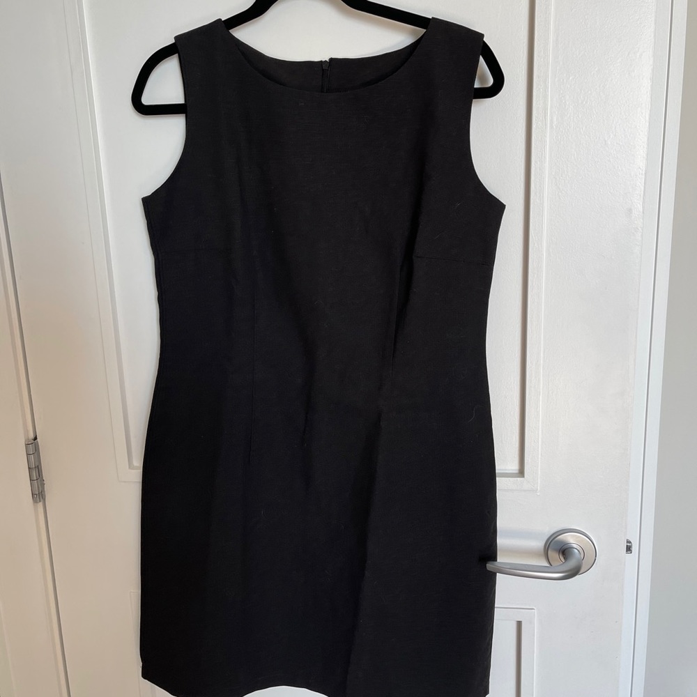 EFFORT’s little black dress